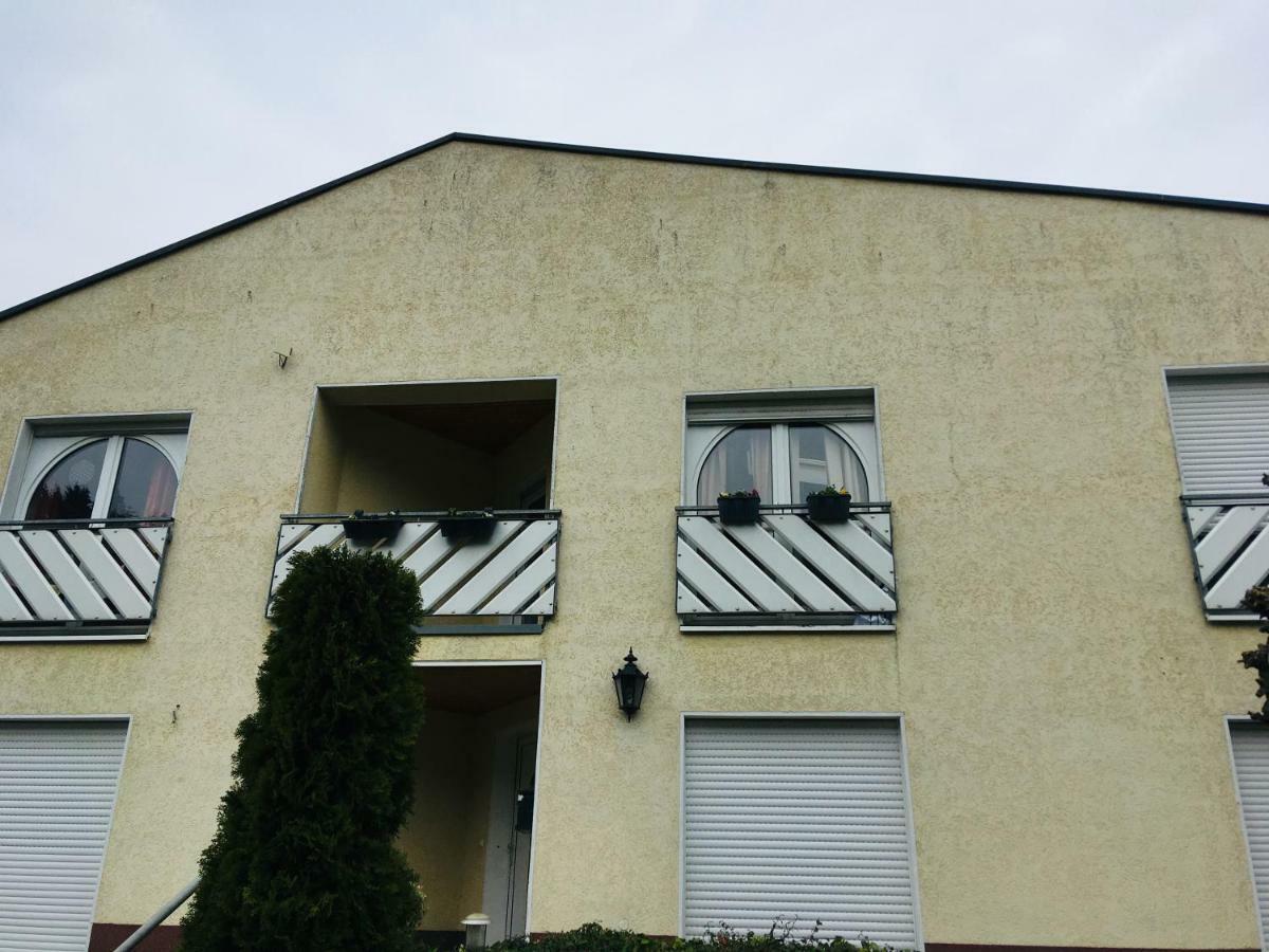 Ferienwohnung Am Nuerburgring/Wintersport Arft Acht Exteriör bild